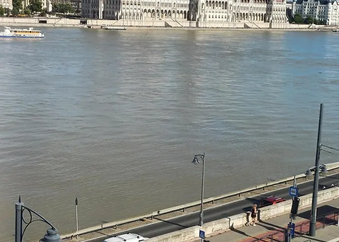 Danube Luxory Apartment